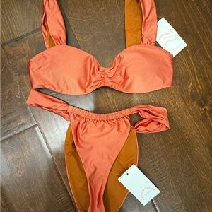 Dippin’ Daisys Bikini Set in Rust NWT